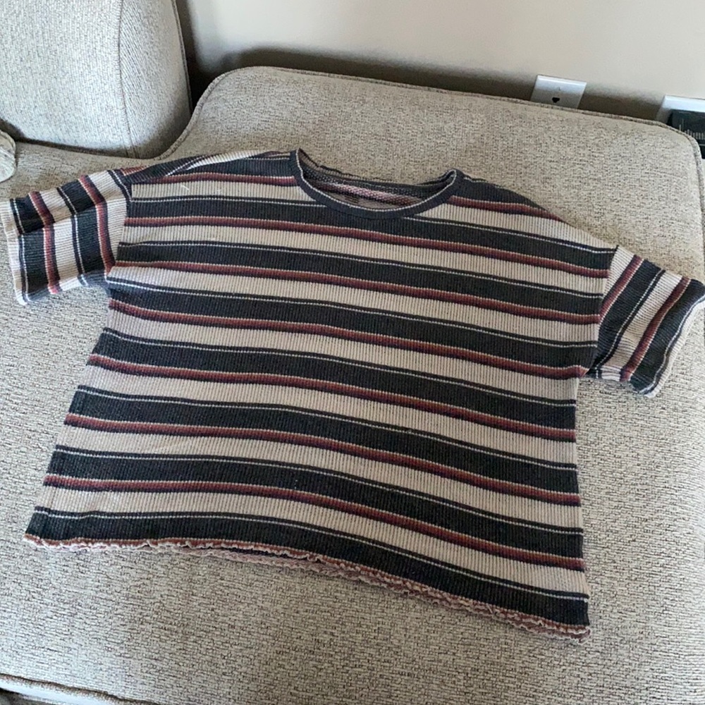 Ribbed Low Cropped Shirt